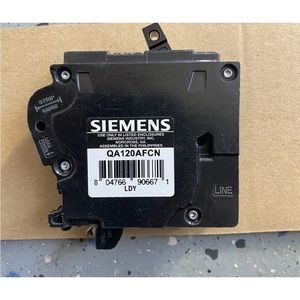 (1) Siemens QA120AFCN Circuit Breaker New Style Plug On